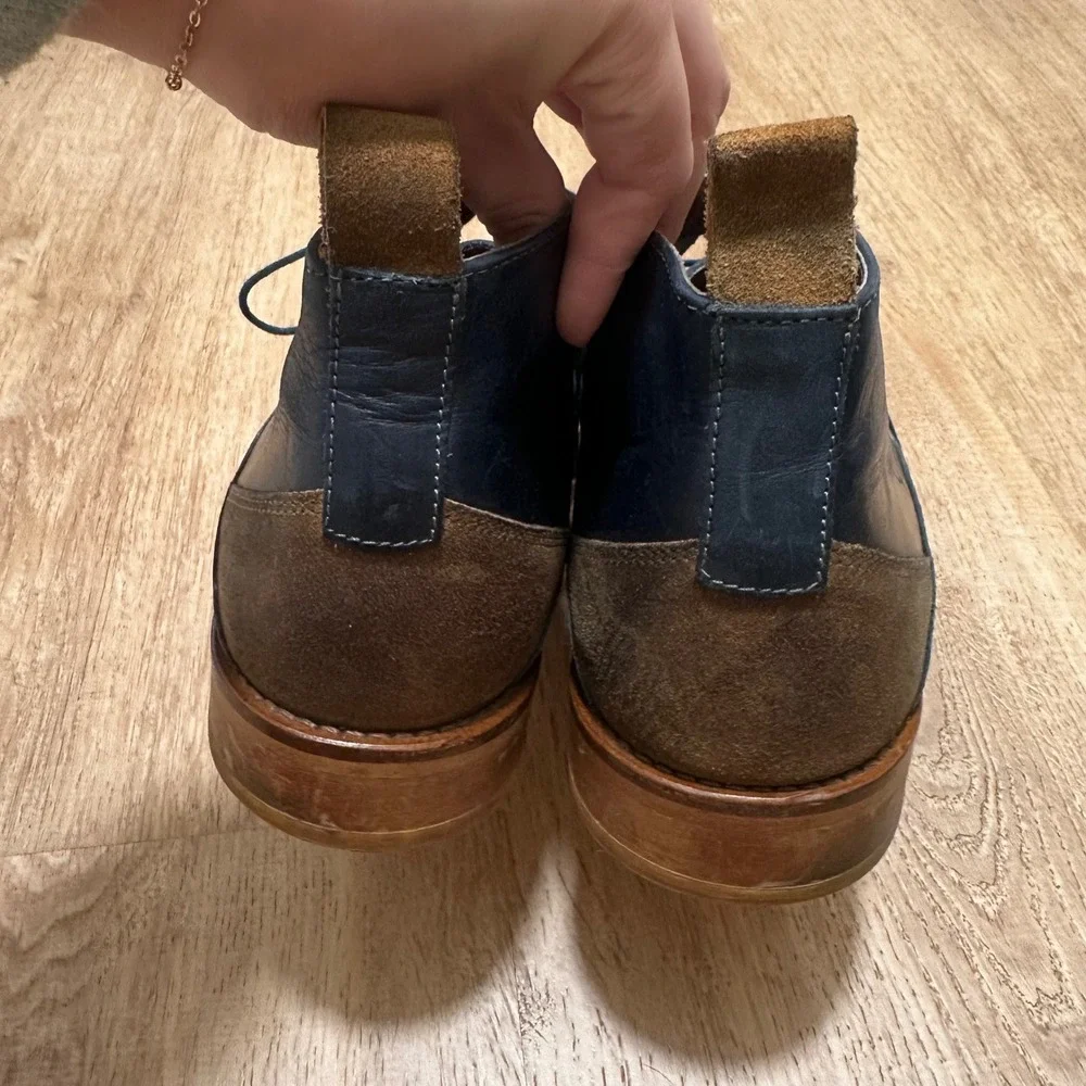 Steve Madden | Men's Navy Blue Leather Brown Suede Heel Chukka Boots, Size 10